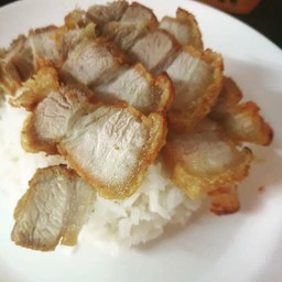 ข้าวหมูกรอบ