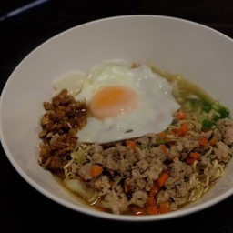 มาม่าหมูสับ ไข่ออนเซ็น