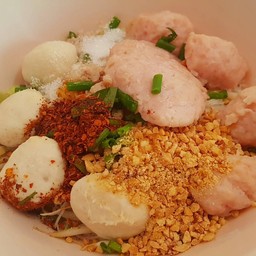 ก๋วยเตี๋ยวหมูเด้ง by นันทนา สาขา 2