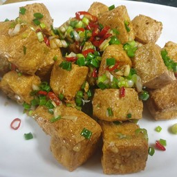 เต้าหู้ผัดพริกเกลือ 辣盐豆腐