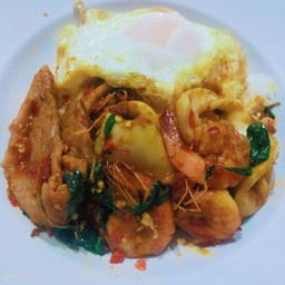 กะเพรารวมมิตร ไข่ดาว