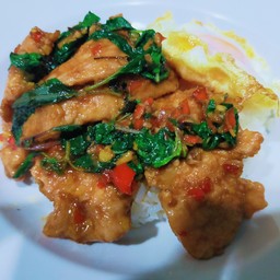 กะเพราหมูหมัก ไข่ดาว
