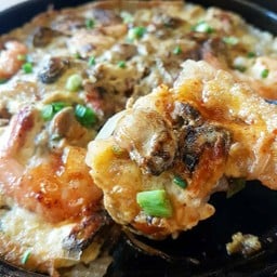 หอยทอดกระทะร้อน นายนะ ตั้งอยู่ในfoodcourt เซนทรัลพลาซ่าระยอง