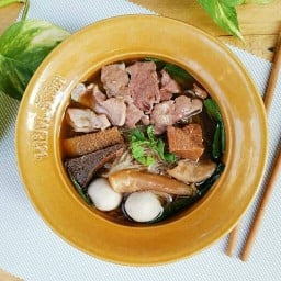 ก๋วยเตี๋ยวเนื้อตุ๋นนาย ต. จันทน์46