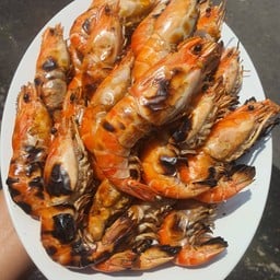 กุ้งเป็นๆ ย่างไฟ หัวมันผสมหัวแก้ว (ชุดเล็ก)
