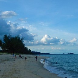 ลงเล่นน้ำได้นะ