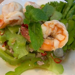 ยำมะระกุ้งสด