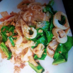 ผัดซีอิ้วหมึก