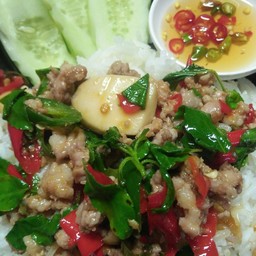 ข้าว กระเพราหมูสับ