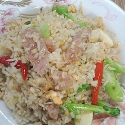 ข้าวผัดแหนม