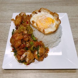 ข้าวกะเพราไก่กรอบ