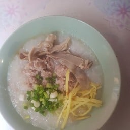 โจ๊กหมูสับกระเพาะหมู