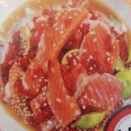 ยำแซลมอนแซบนัวไข่ดอง