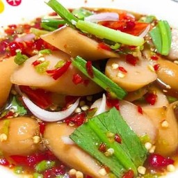 ยำไส้กรอก