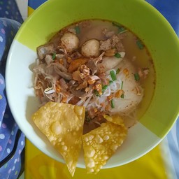 เส้นเล็กน้ำใส