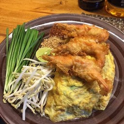 ผัดไทวุ้นเส้นกุ้งห่อไข่