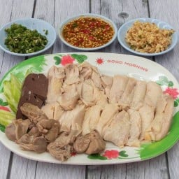 ข้าวมันไก่ตั้งตัว ตลาดนานาเจริญ