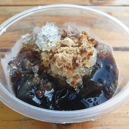 เฉาก๊วยน้ำตาลแดง