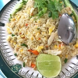 ข้าวผัด ปู กล่อง กลาง