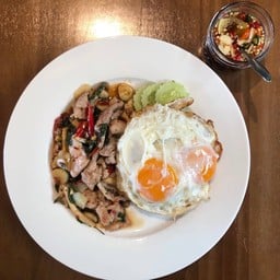 ข้าวกะเพราหมู