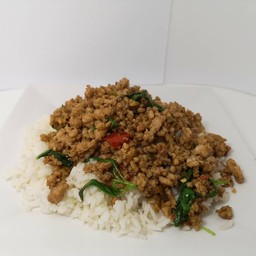 กะเพราะหมูสับราดข้าว