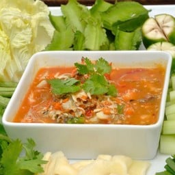 น้ำพริกไข่ปู และชุดผักจิ้ม