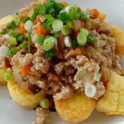 ข้าวผัดเต้าหู้ทรงเครื่องหมูสับ