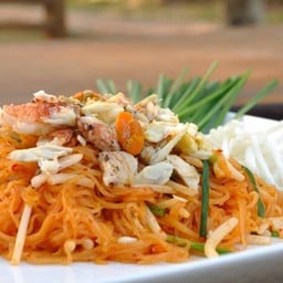 ผัดไทปูไข่