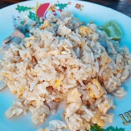 ข้าวผัดที่ไม่เลียนน้ำมันจนเกินไป เนื้อไข่ก็เป็นชิ้นไม่ละลายไปกับข้าว แนะนำอีกกนึ