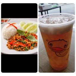 กะเพราหมูสับราดข้าว+เครื่องดื่ม22ออนซ์