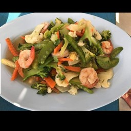 ผัดผักรวมกุ้ง