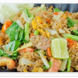 ข้าวผัดหมู,
