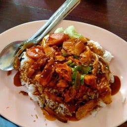 ข้าวหมูแดงหน้าที่ว่าการอำเภอบ้านไผ่