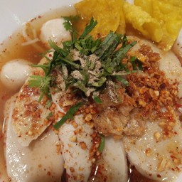 ก๋วยเตี๋ยวต้มยำเครื่องปลา