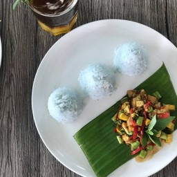 ผัดพริกแกงราดข้าว มังสวิรัส