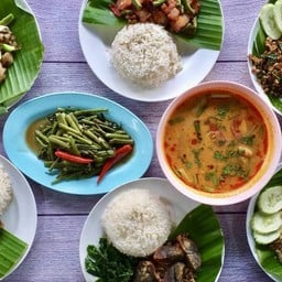 อาหารตามสั่งลุงผมขาวประตูเชียงใหม่