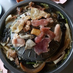 ปิ่นมุกบุฟเฟ่ต์หมูกระทะ 205/47 ม.2