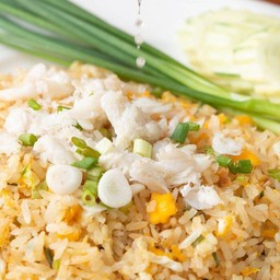 ข้าวผัดเนื้อปูกลาง