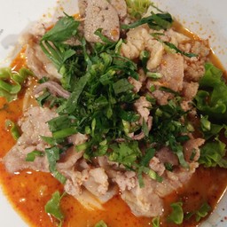 ก๋วยเตี๋ยวน้ำข้นหมู