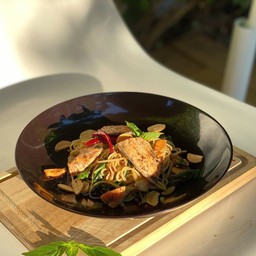 Chili Salmon with Garlic,Black Pepper