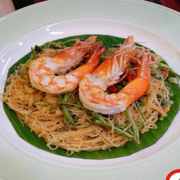 หมี่ผัดยอดกระเฉด