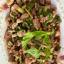 ลาบเนื้อสุกเปรี้ยว