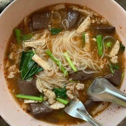 คุณหม๋มก๋วยจั๊บญวนอุบล