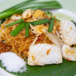 ผัดไทยปลาหมึก