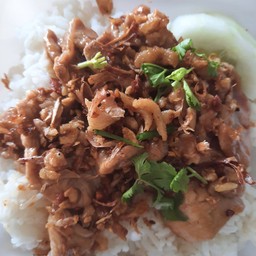 หมูกระเทียม ราดข้าว