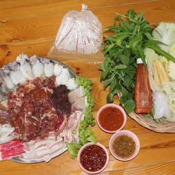 Hot seafood หมูกระทะ อาหาร