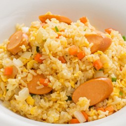 ข้าวผัดไส้กรอก