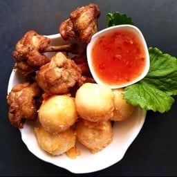 ข้าวเหนียวไก่ทอด