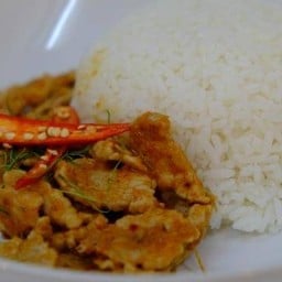 ข้าวพะแนงหมู