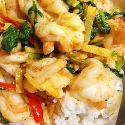 ข้าวราดกระเพราหน่อไม้ กุ้ง,หมึก,หมุกรอบ,เนื้อ